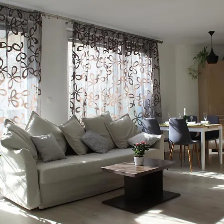 Leo Apartment Free Parking - Augusta Bratislava Exterior photo