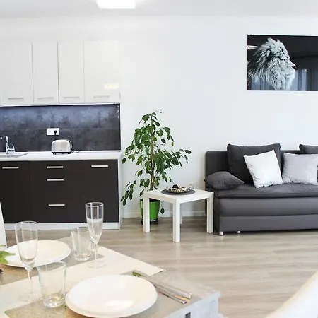 Leo Apartment Free Parking - Augusta Bratislava Exterior photo