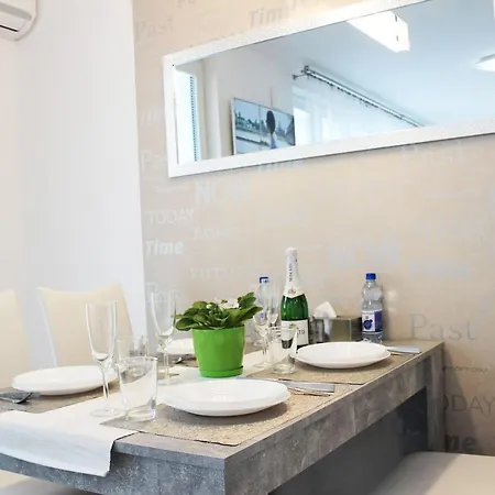 Leo Apartment Free Parking - Augusta Bratislava Exterior photo