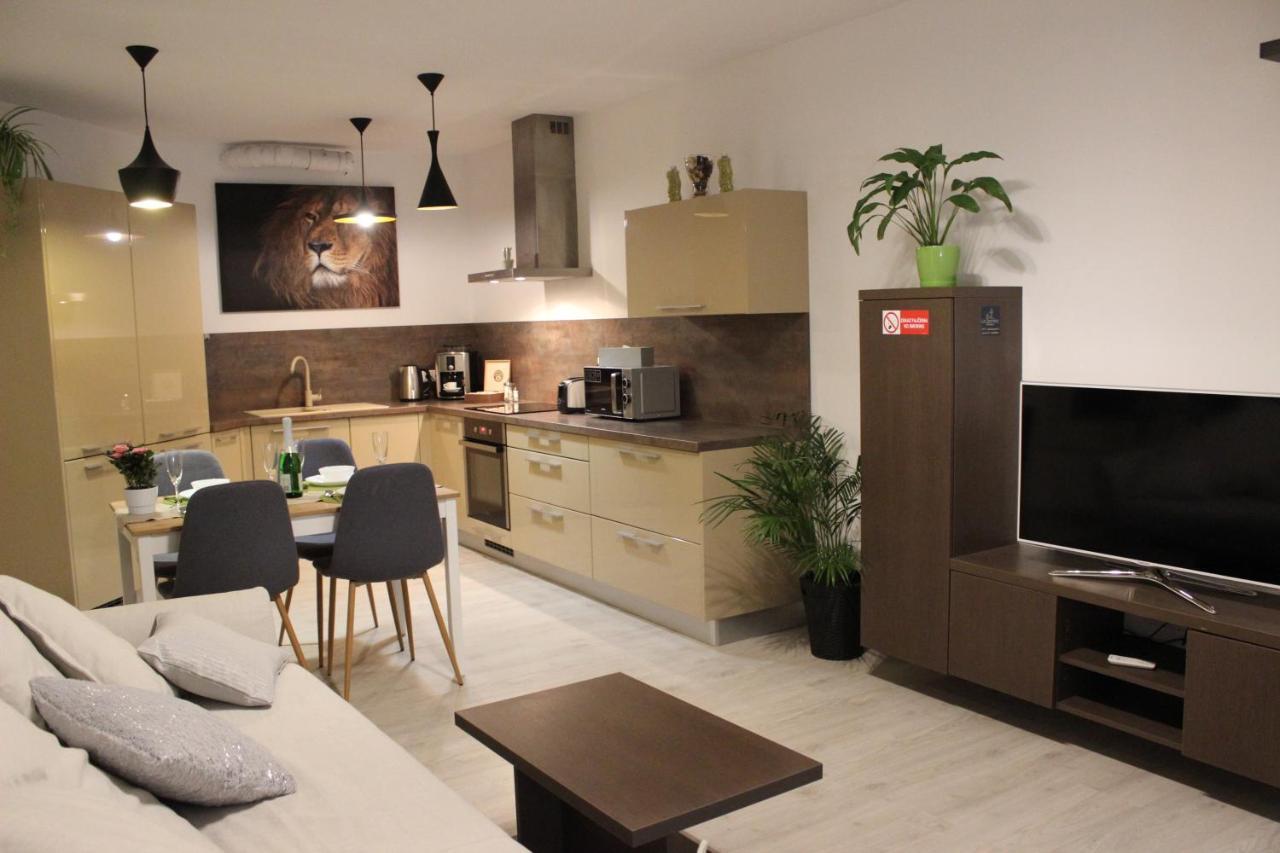 Leo Free Parking - Augusta Apartment Bratislava
